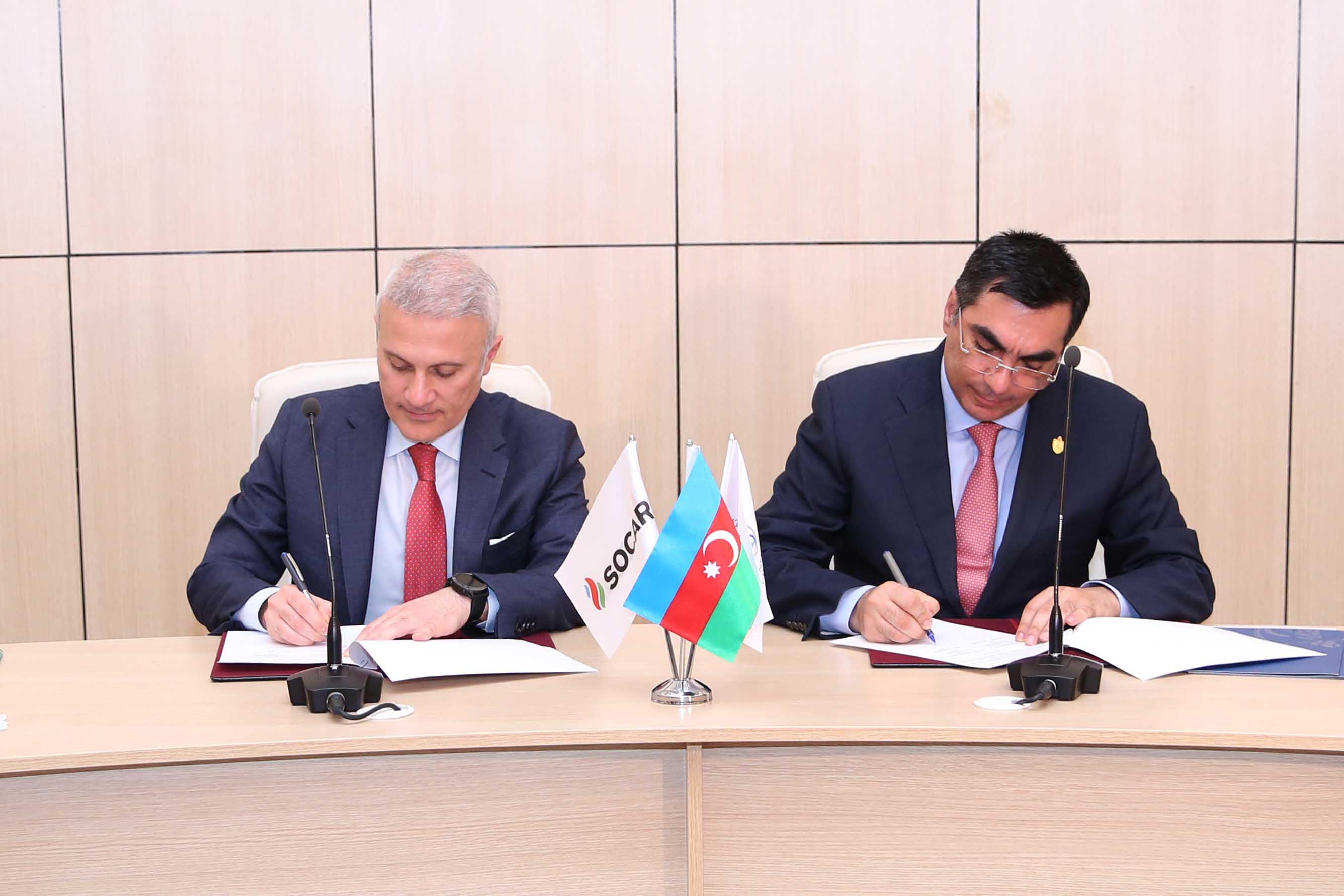 Подписан Меморандум о сотрудничестве между Госслужбой и Бакинской высшей школой нефти