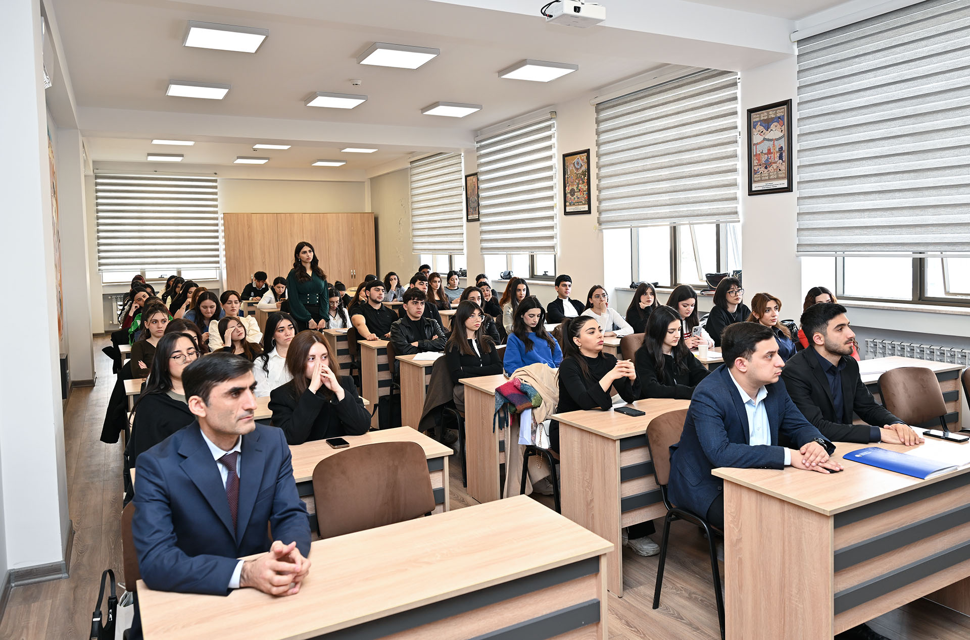 Bakı Dövlət Universitetinin tələbələri üçün istehlakçı hüquqları barədə açıq dərs ...