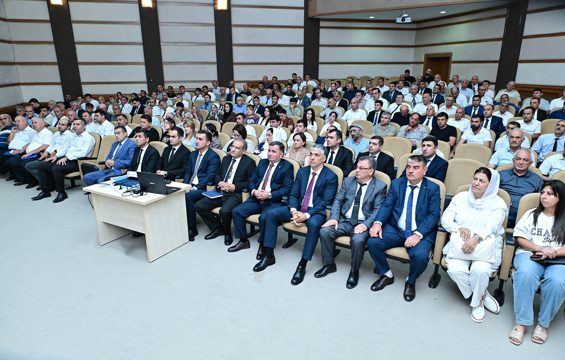 Lənkəran şəhərində sahibkarlıq subyektlərinin nümayəndələri ilə maarifləndirici gö...