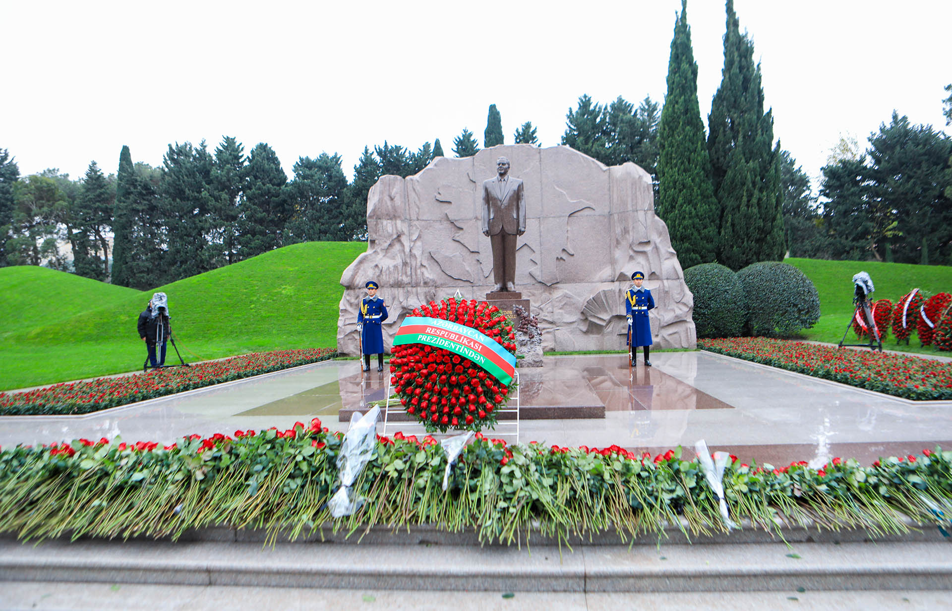 Ümummilli Lider Heydər Əliyevin əziz xatirəsi yad edilib