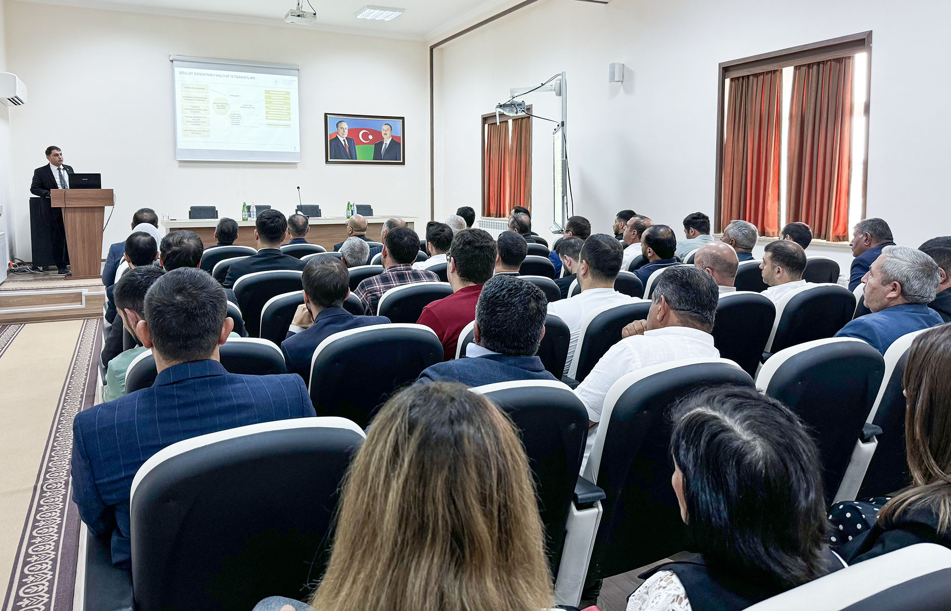 Dövlət Xidmətinin nümayəndələri Naxçıvanda seminarlar keçiriblər