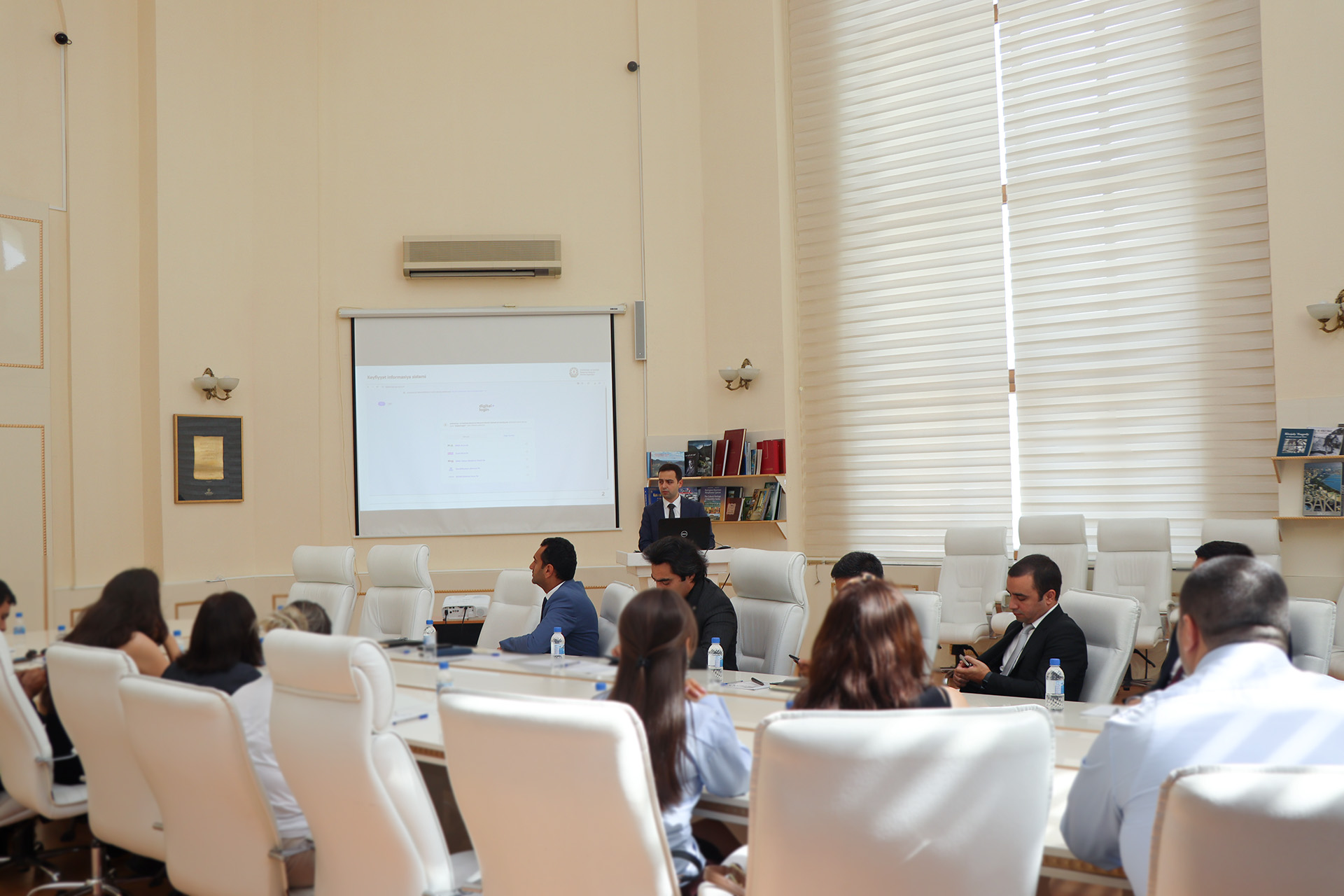 “Mənşə sertifikatı” alt modulundan istifadəyə dair ixracatçılarla görüş keçirilib