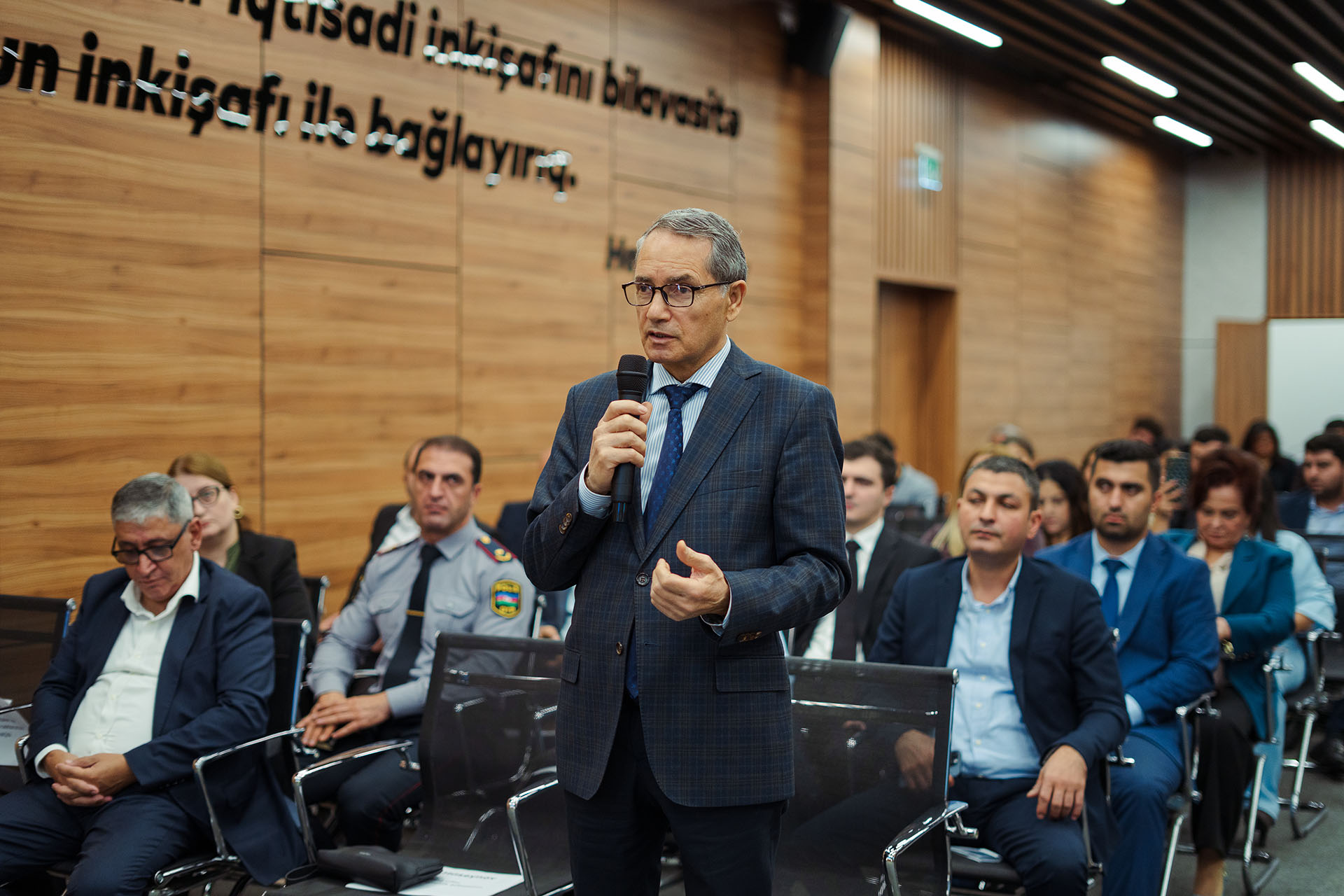 Maşın və avadanlıqları, sürtkü materialları, yüngül sənaye və mebel məhsullarına dair texniki reqlament layihələrinin ictimai müzakirəsi baş tutub