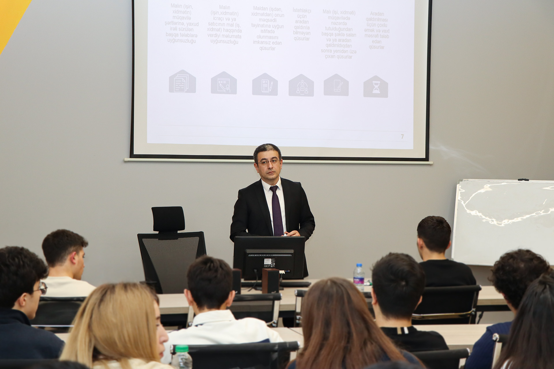 Xəzər Universitetinin tələbələri üçün istehlakçı hüquqları mövzusunda açıq dərs keçirilib