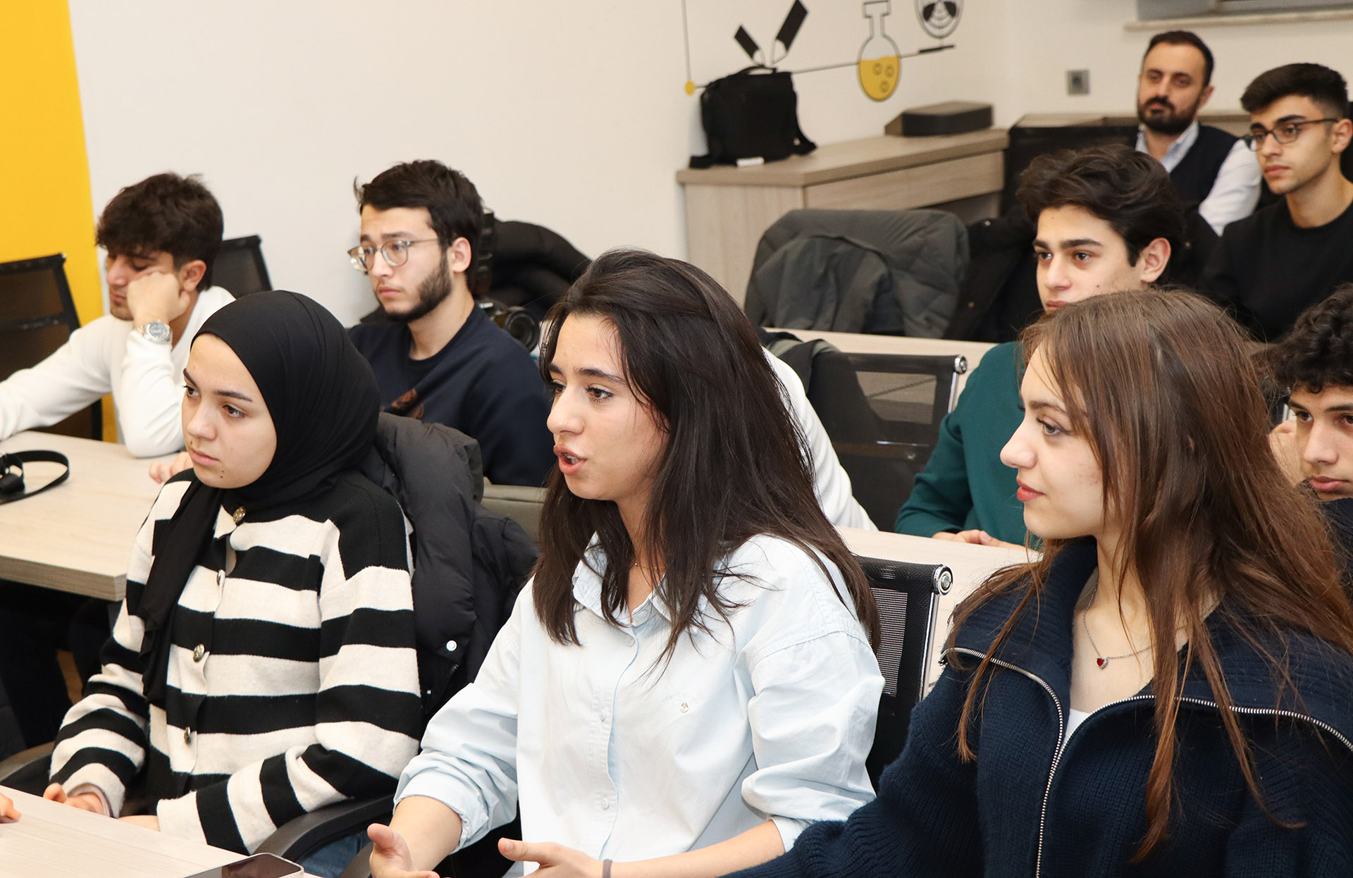Xəzər Universitetinin tələbələri üçün istehlakçı hüquqları mövzusunda açıq dərs keçirilib