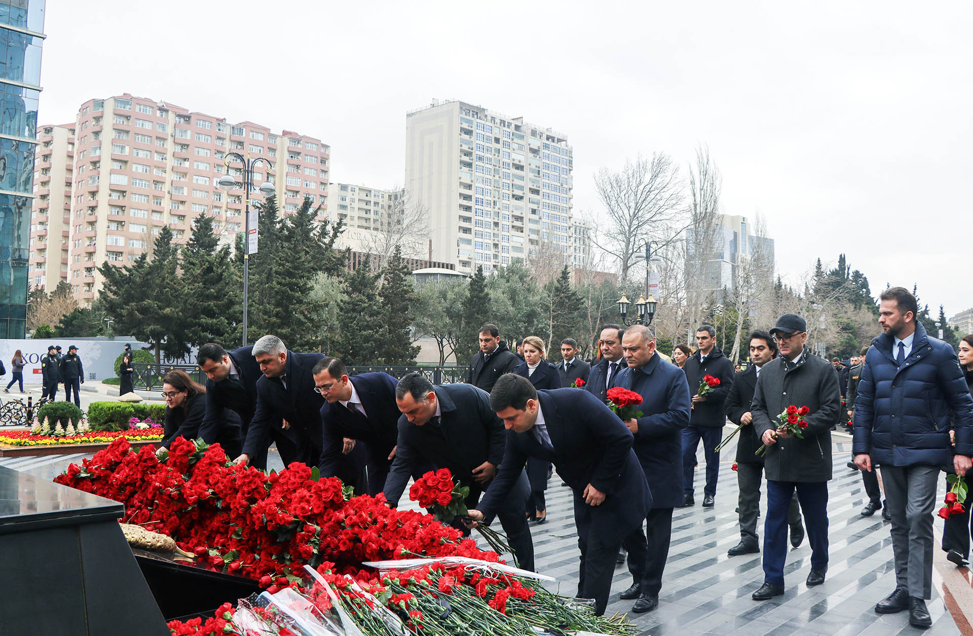 Agentliyin kollektivi Xocalı soyqırımı abidəsini ziyarət edib