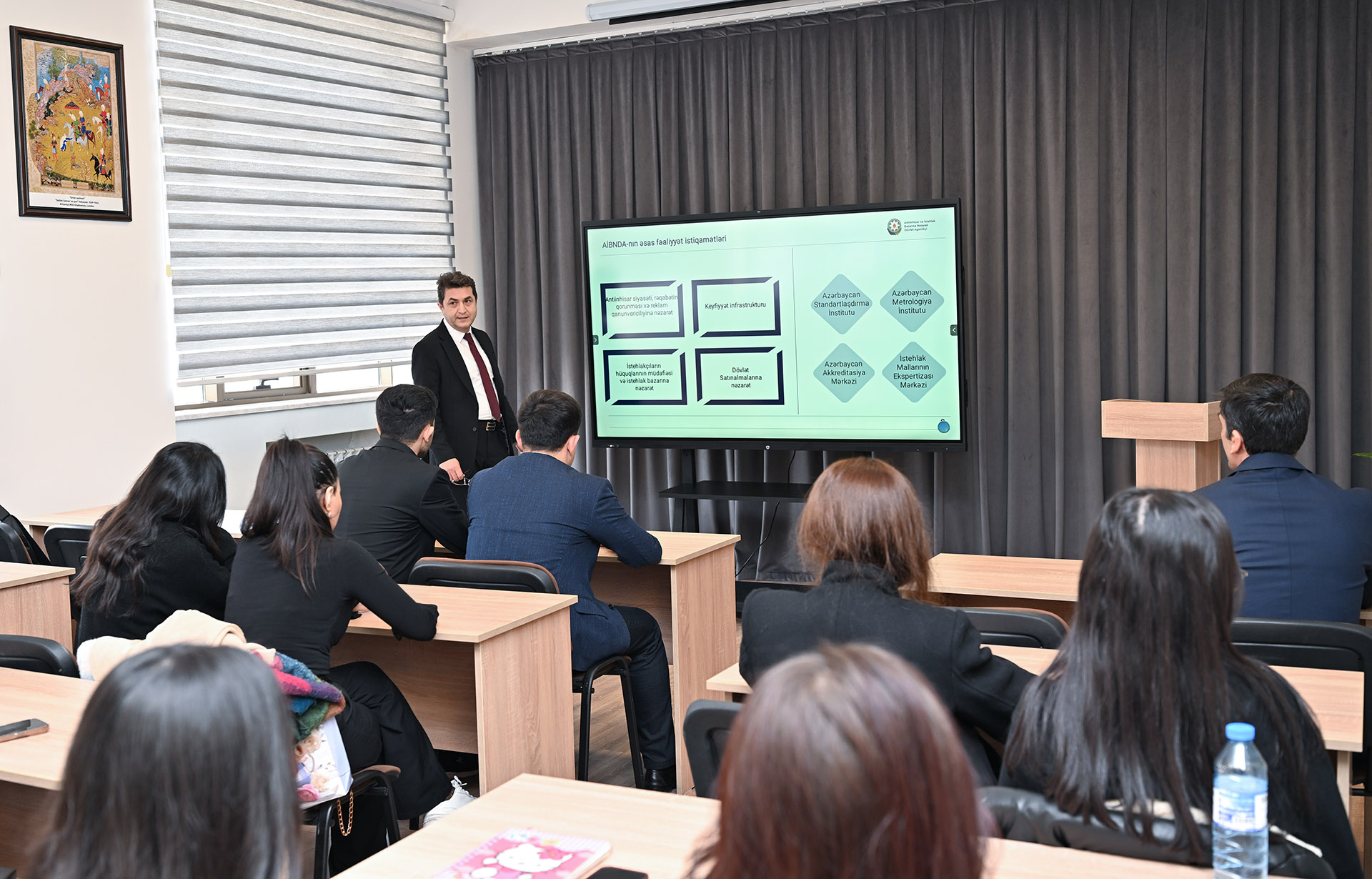 Bakı Dövlət Universitetinin tələbələri üçün istehlakçı hüquqları barədə açıq dərs təşkil olunub