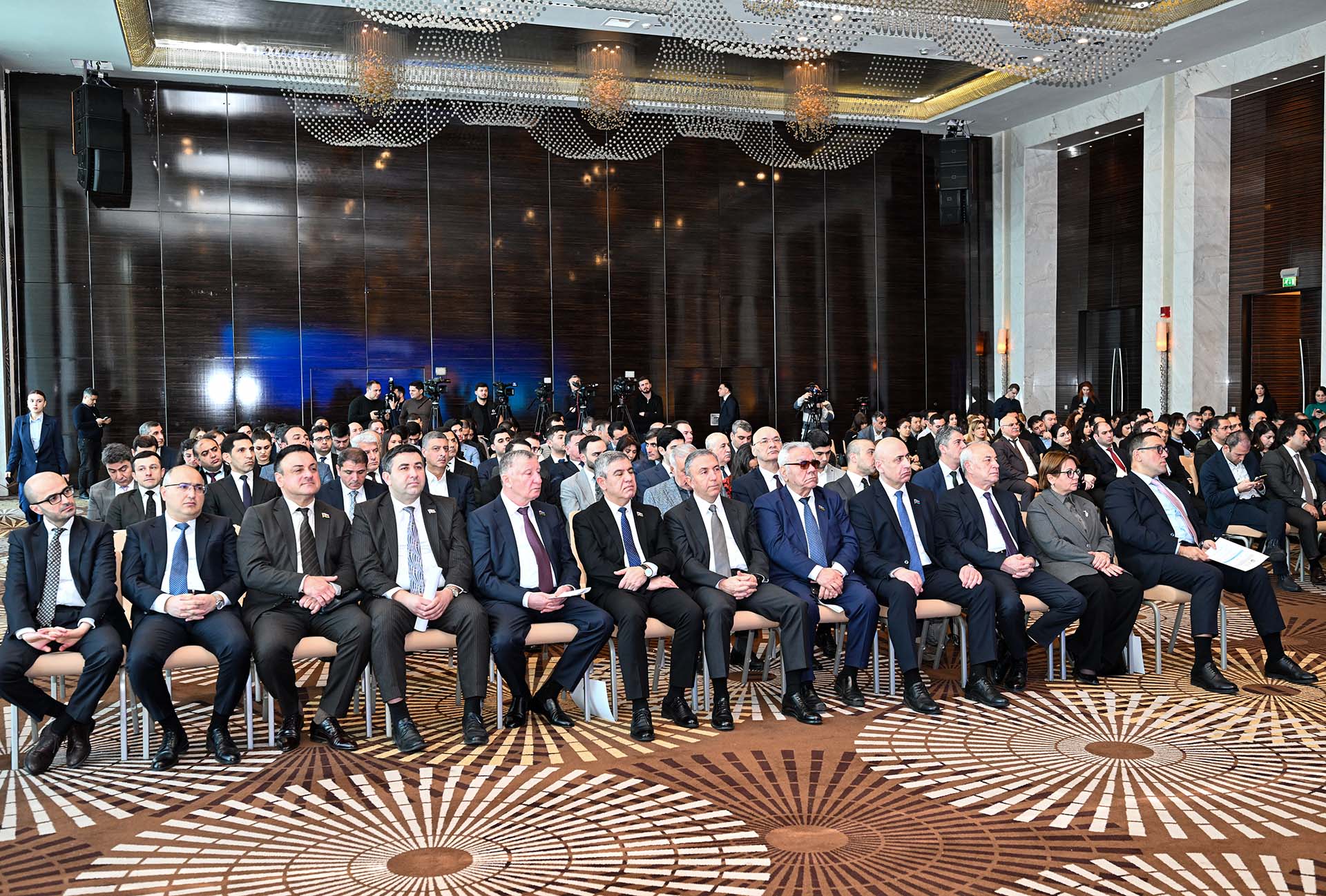 “Müasir rəqəmsal dünyada istehlakçılar: elektron ticarət, rəqəmsal xidmətlər və təhlükəsizlik” mövzusunda tədbir keçirilib