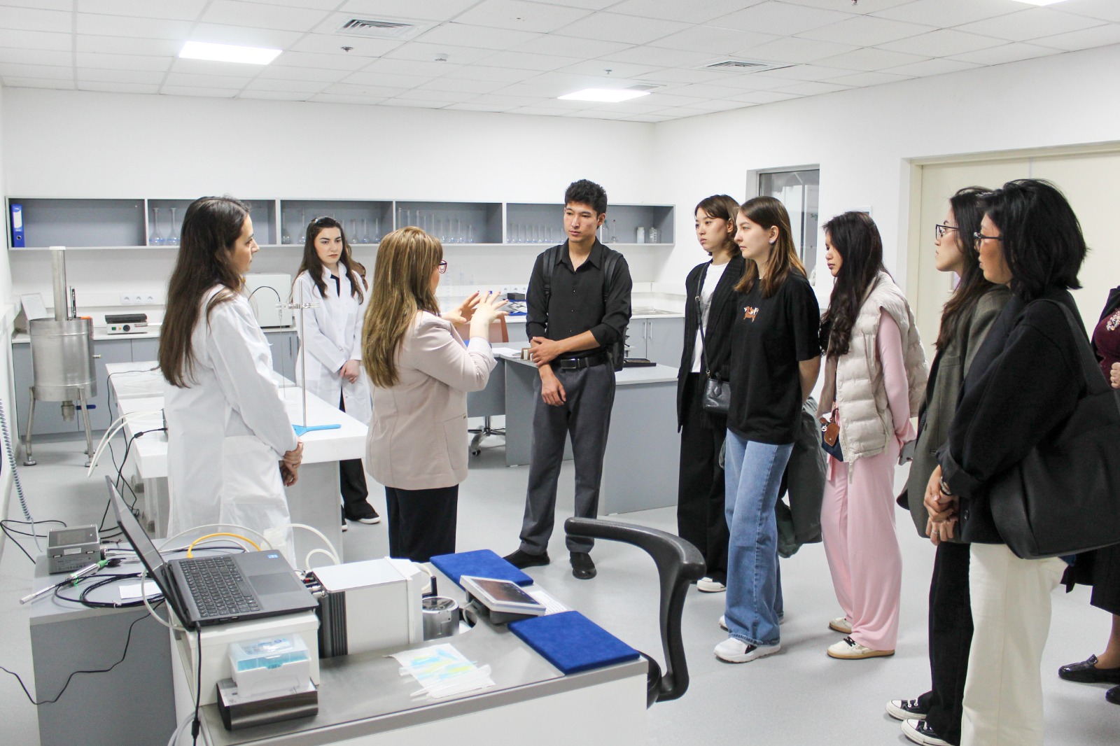 Azərbaycan Metrologiya İnstitutunda Qazaxıstandan olan tələbələr üçün infotur təşkil olunub