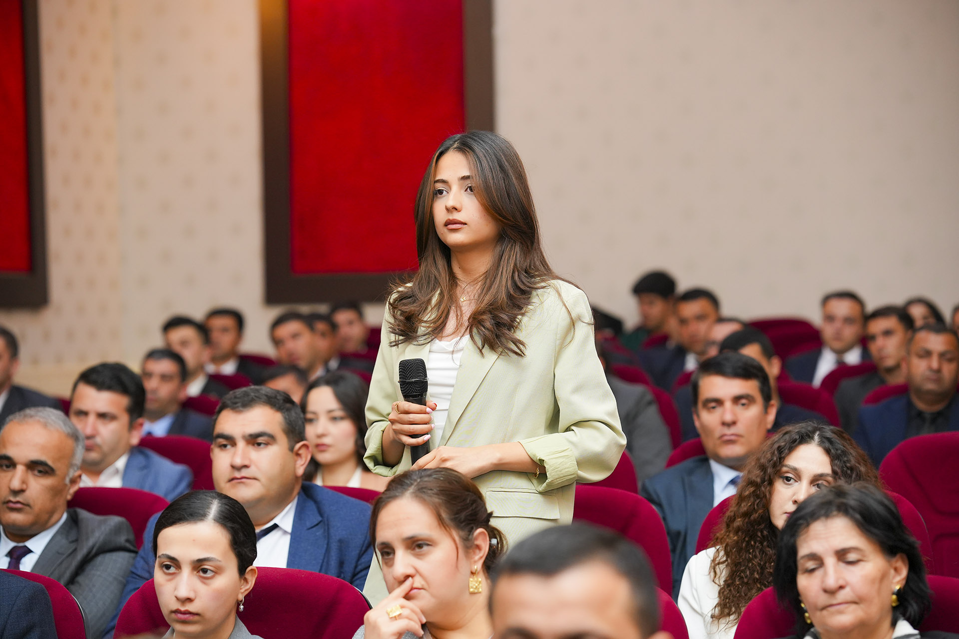 Agentliyin nümayəndəsi Naxçıvan Dövlət Universitetində keçirilən dövlət satınalmalarına dair təlimdə çıxış edib