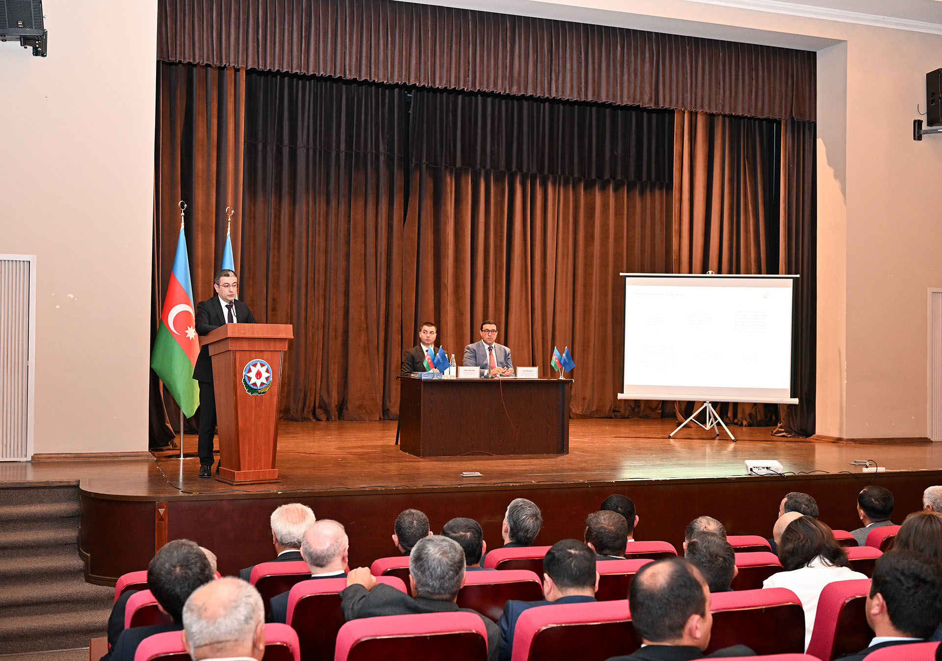 Şamaxı şəhərində sahibkarlıq subyektlərinin nümayəndələri ilə maarifləndirici görüş keçirilib