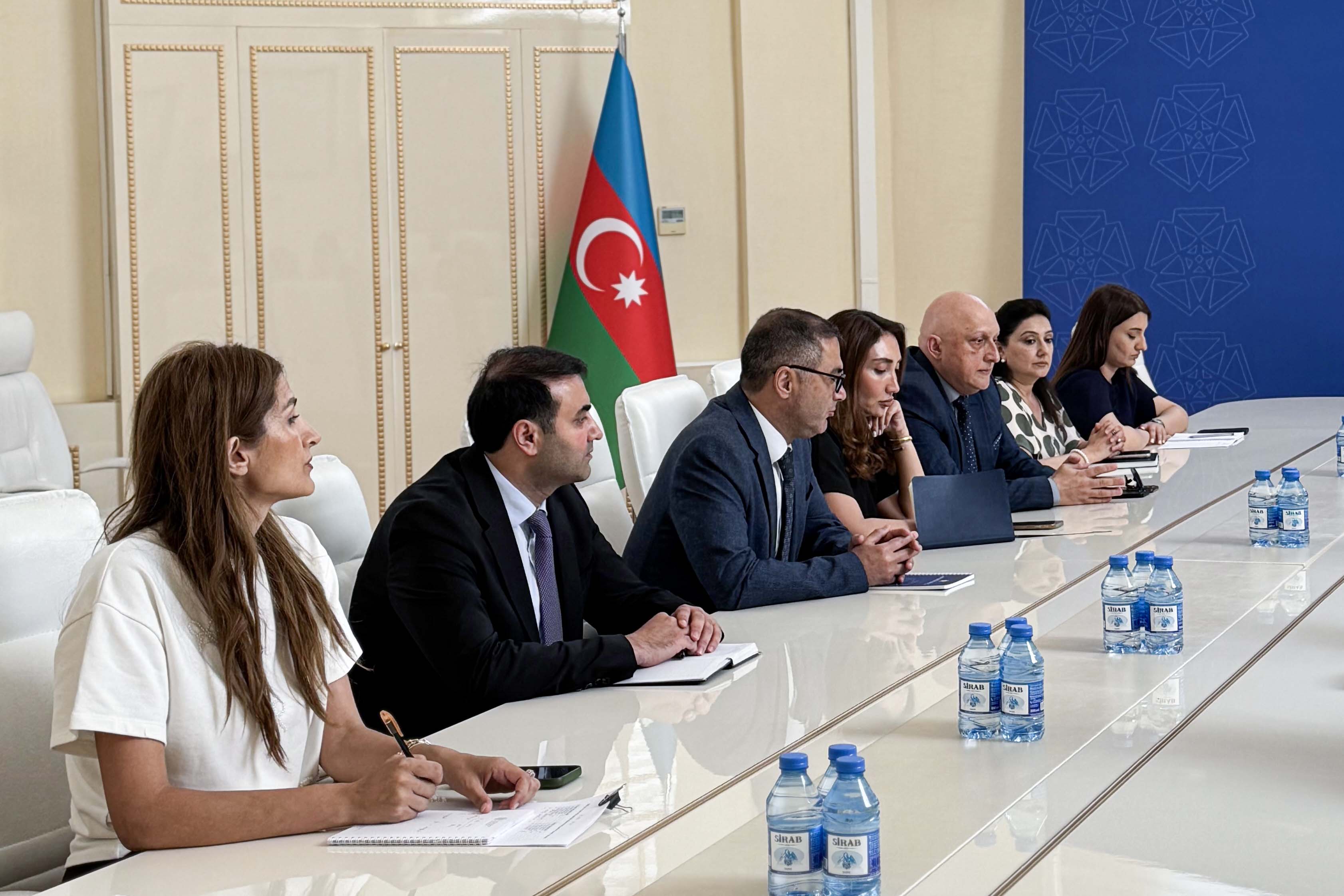 Əmtəə nişanlarından qanunsuz istifadənin qarşısının alınması ilə bağlı maarifləndirici görüş keçirilib
