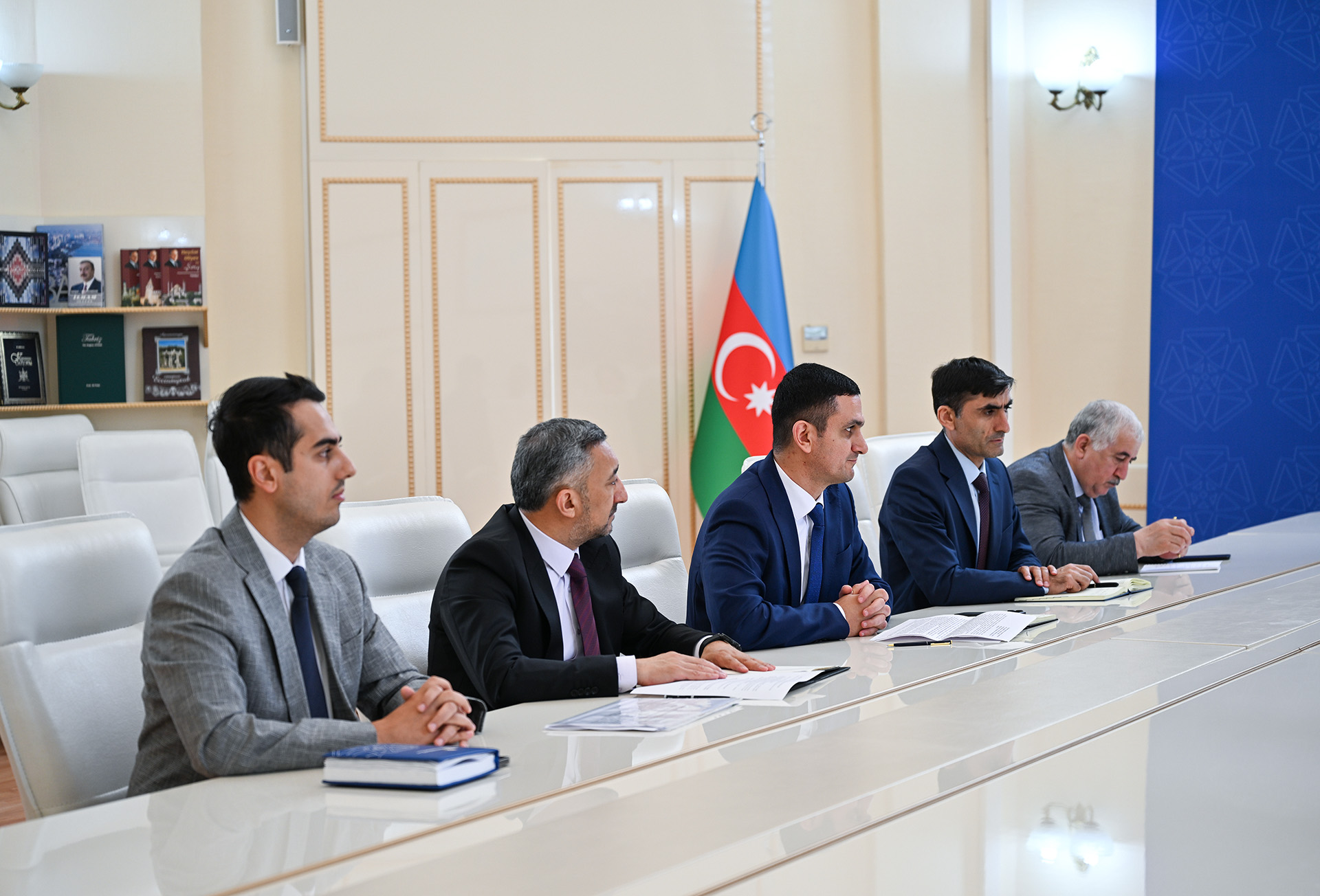 Zərgərlik məmulatlarının satışı sahəsində fəaliyyət göstərən sahibkarlarla növbəti maarifləndirici görüş keçirilib