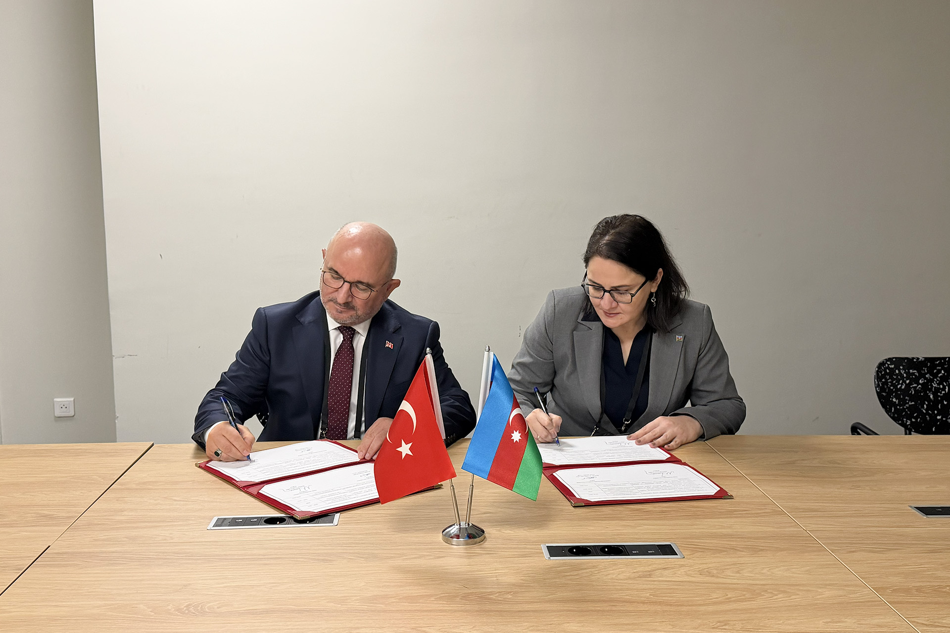 Azərbaycan Standartlaşdırma İnstitutu və Türkiyə Standartlar İnstitutu arasında 2026-2027-ci illər üçün Fəaliyyət Planı imzalanıb