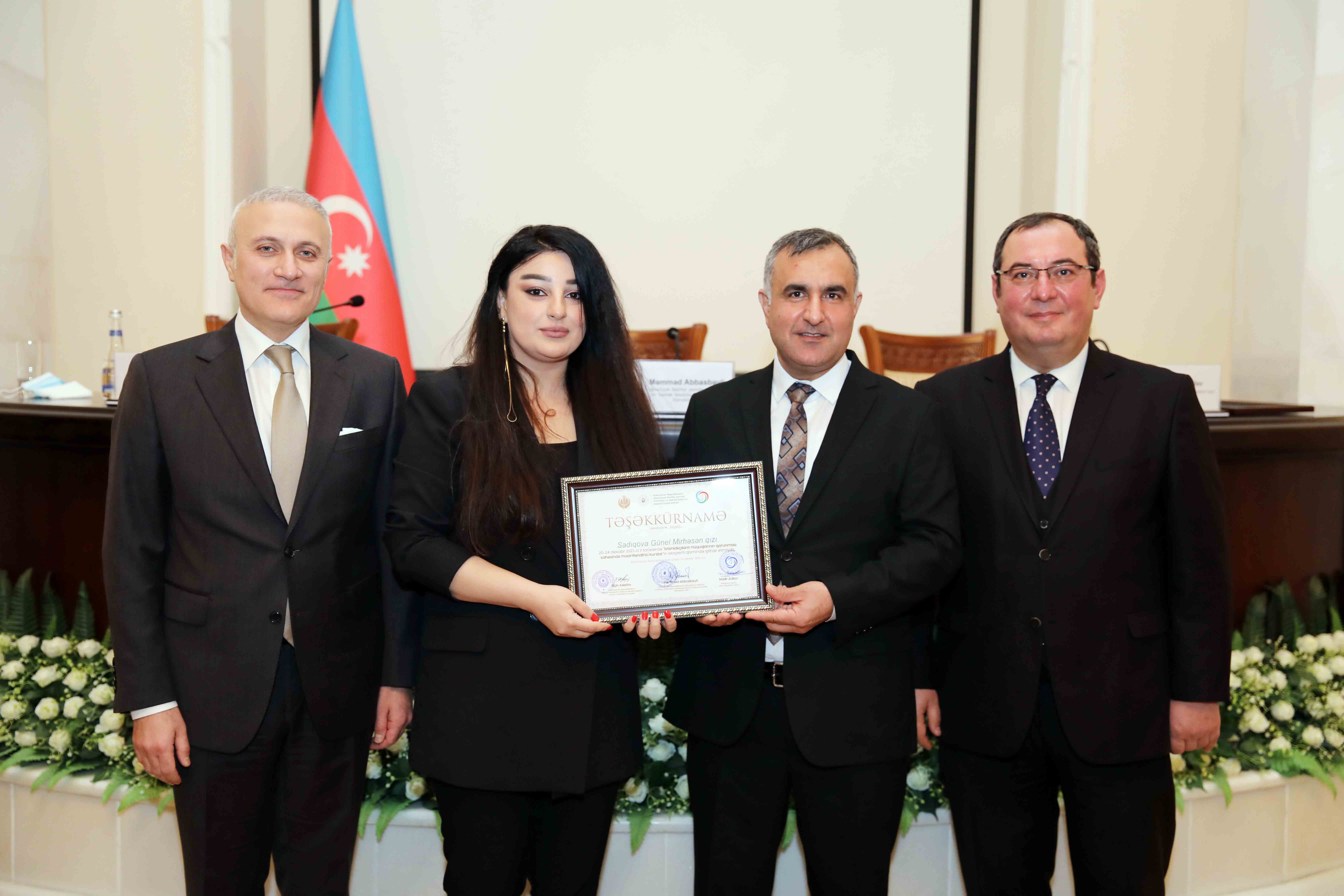 Certificates were presented to the mediators who participated in the training