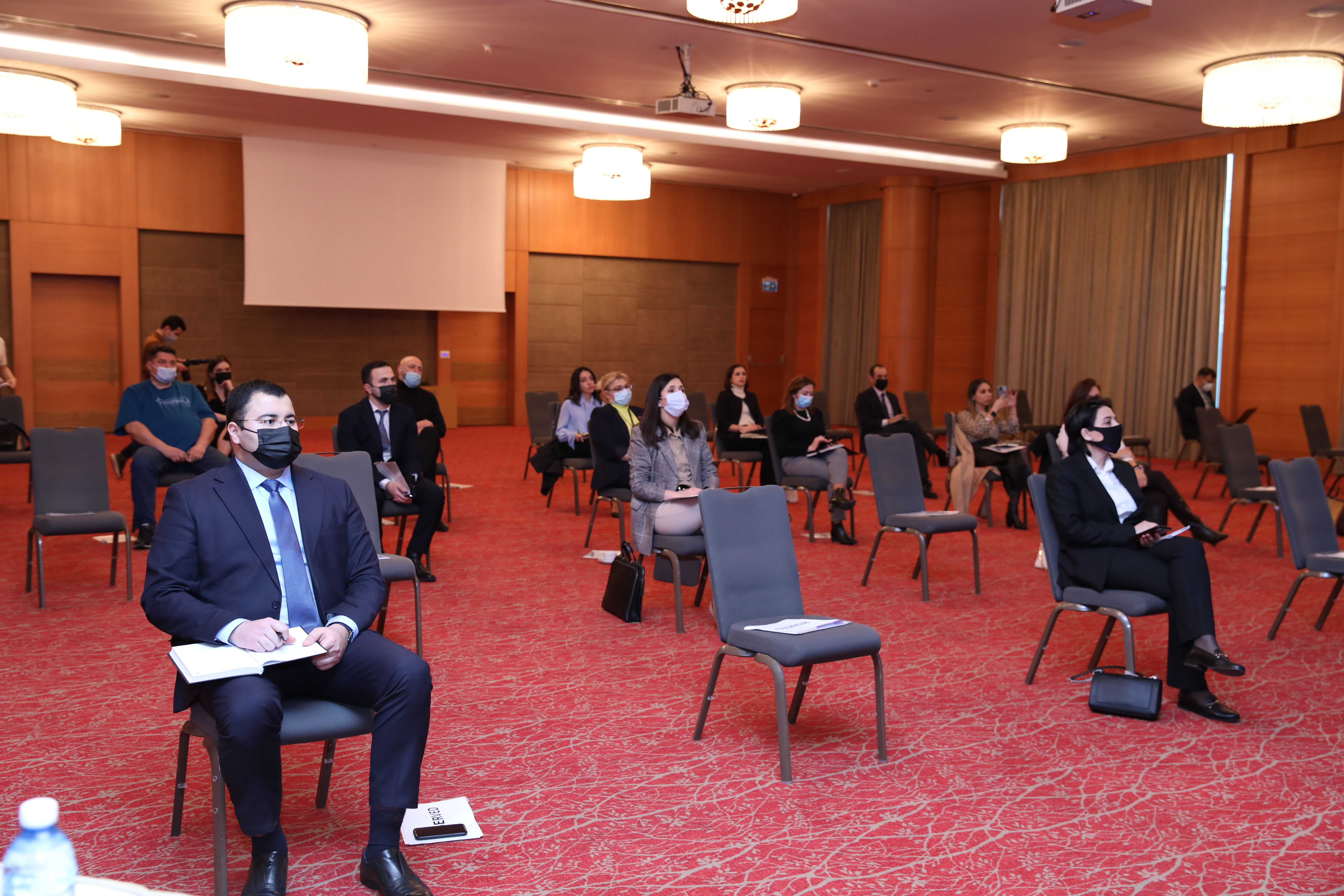 A meeting was held with members of the American Chamber of Commerce in Azerbaijan
